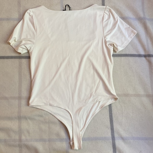 House of Harlow 1960 Short Sleeve Bodysuit With Square Neckline. Size Large - Picture 8 of 11